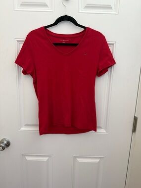 Tommy Hilfiger Women's Red V-Neck Short Sleeve Tee